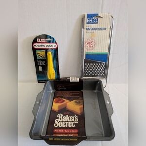 Vtg EKCO Baker’s Secret Non-Stick Pan, Ekco grater and measuring spoons